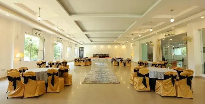 Hotels with Conference Rooms