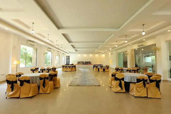 Hotels with Conference Rooms